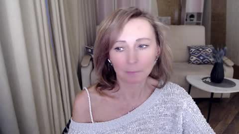 Snapshot of veronicagilbert chatting on 01/16/25, 12:20 Helen online show from 01/16/25, 12:20
