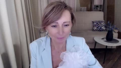 Snapshot of veronicagilbert chatting on 01/17/25, 11:17 Helen online show from 01/17/25, 11:17