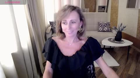 Snapshot of veronicagilbert chatting on 02/01/25, 08:29 Helen online show from 02/01/25, 08:29