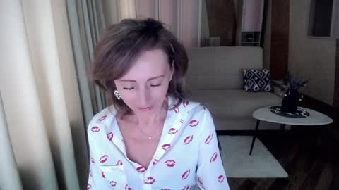 Snapshot of veronicagilbert chatting on 02/14/25, 05:30 Helen online show from 02/14/25, 05:30