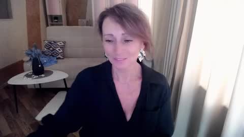 Snapshot of veronicagilbert chatting on 02/17/25, 12:05 Helen online show from 02/17/25, 12:05