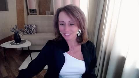 Snapshot of veronicagilbert chatting on 02/18/25, 09:21 Helen online show from 02/18/25, 09:21