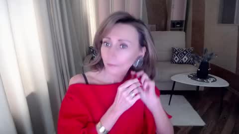 Snapshot of veronicagilbert chatting on 02/28/25, 05:15 Helen online show from 02/28/25, 05:15