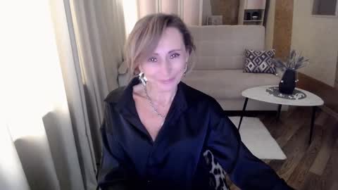 Snapshot of veronicagilbert chatting on 02/28/25, 08:20 Helen online show from 02/28/25, 08:20