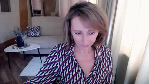Snapshot of veronicagilbert chatting on 03/02/25, 05:33 Helen online show from 03/02/25, 05:33