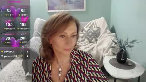 Snapshot of veronicagilbert chatting on 10/07/25, 05:48 Helen online show from 10/07/25, 05:48