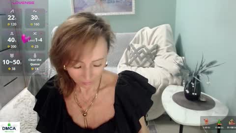 Snapshot of veronicagilbert chatting on 10/21/25, 07:42 Helen online show from 10/21/25, 07:42