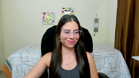 Snapshot of veronicamiller22 chatting on 09/27/25, 04:28 Veronica Miller online show from 09/27/25, 04:28