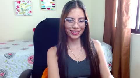 Snapshot of veronicamiller22 chatting on 10/06/25, 08:50 Veronica Miller online show from 10/06/25, 08:50