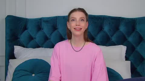 Veronica online show from 05/13/26, 06:38
