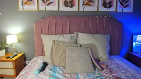 Veronica  online show from 03/12/25, 12:04