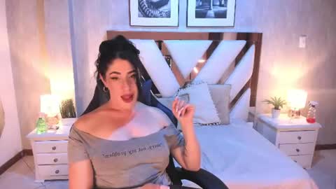 Snapshot of veronnica_fox chatting on 06/23/26, 03:54 Veronica online show from 06/23/26, 03:54