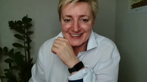 Snapshot of verony_ chatting on 03/08/25, 09:29 verony_ online show from 03/08/25, 09:29