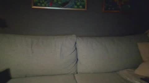 Snapshot of versatilexswede chatting on 12/15/25, 06:17 John online show from 12/15/25, 06:17