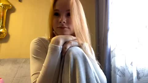 Snapshot of vertiegartrell chatting on 05/09/26, 03:23 Lina online show from 05/09/26, 03:23