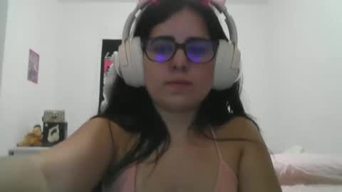 Snapshot of veruca99 chatting on 11/28/25, 01:41 veruca99 online show from 11/28/25, 01:41