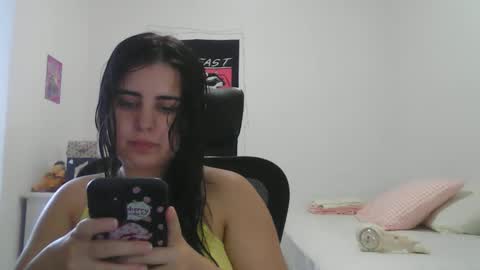 Snapshot of veruca99 chatting on 11/30/25, 06:01 veruca99 online show from 11/30/25, 06:01