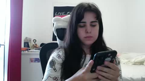 Snapshot of veruca99 chatting on 03/07/26, 05:32 veruca99 online show from 03/07/26, 05:32