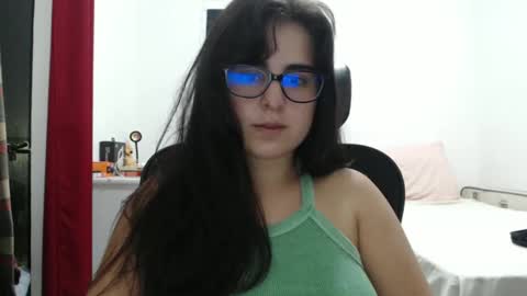 Snapshot of veruca99 chatting on 04/01/26, 12:44 veruca99 online show from 04/01/26, 12:44