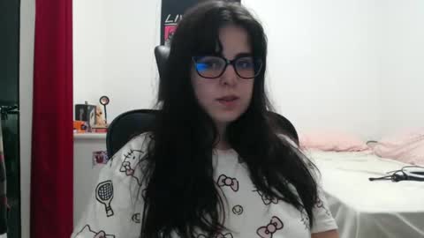 Snapshot of veruca99 chatting on 04/04/26, 10:18 veruca99 online show from 04/04/26, 10:18