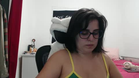 Snapshot of veruca99 chatting on 04/25/26, 10:07 veruca99 online show from 04/25/26, 10:07