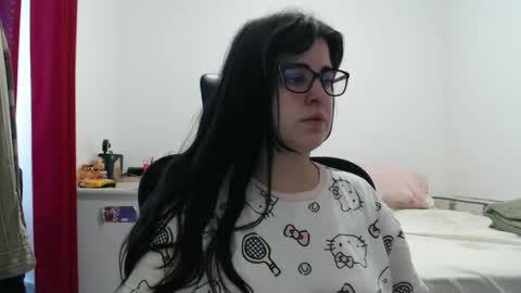 Snapshot of veruca99 chatting on 05/11/26, 01:06 veruca99 online show from 05/11/26, 01:06