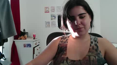Snapshot of veruca99 chatting on 05/14/26, 08:04 veruca99 online show from 05/14/26, 08:04