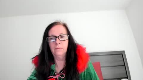 Snapshot of verysassypeachgoddess chatting on 12/21/25, 02:24 verysassypeachgoddess online show from 12/21/25, 02:24