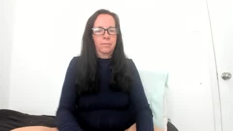 Snapshot of verysassypeachgoddess chatting on 06/03/26, 02:33 verysassypeachgoddess online show from 06/03/26, 02:33