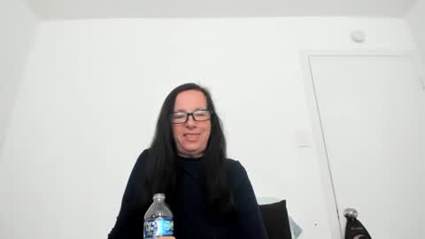 Snapshot of verysassypeachgoddess chatting on 06/04/26, 01:06 verysassypeachgoddess online show from 06/04/26, 01:06