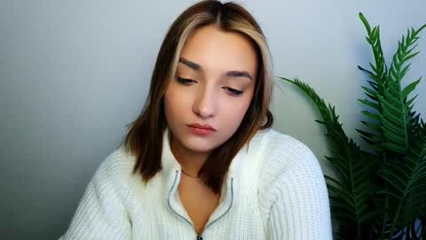 Snapshot of veryveryshygirl chatting on 01/06/26, 09:35 Ana online show from 01/06/26, 09:35