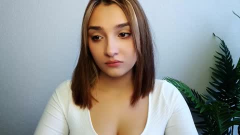 Snapshot of veryveryshygirl chatting on 02/03/26, 09:14 Ana online show from 02/03/26, 09:14