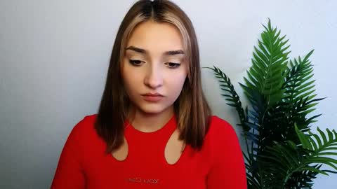 Snapshot of veryveryshygirl chatting on 02/14/26, 02:14 Ana online show from 02/14/26, 02:14