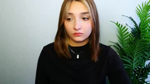 Snapshot of veryveryshygirl chatting on 03/03/26, 01:06 Ana online show from 03/03/26, 01:06