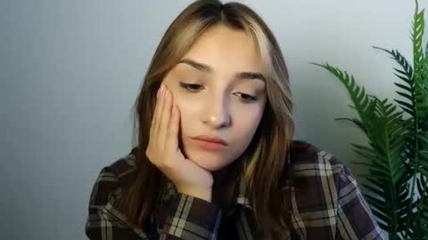 Snapshot of veryveryshygirl chatting on 03/18/26, 01:14 Ana online show from 03/18/26, 01:14