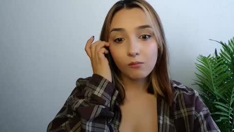 Snapshot of veryveryshygirl chatting on 03/22/26, 11:02 Ana online show from 03/22/26, 11:02
