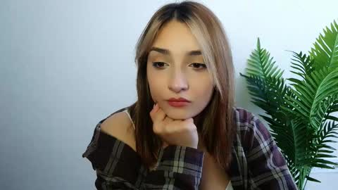 Snapshot of veryveryshygirl chatting on 03/25/26, 01:17 Ana online show from 03/25/26, 01:17