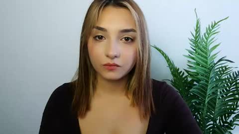 Snapshot of veryveryshygirl chatting on 04/02/26, 06:33 Ana online show from 04/02/26, 06:33