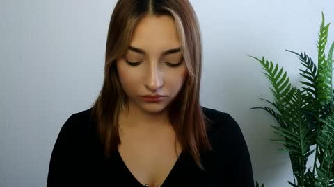 Snapshot of veryveryshygirl chatting on 04/09/26, 07:14 Ana online show from 04/09/26, 07:14