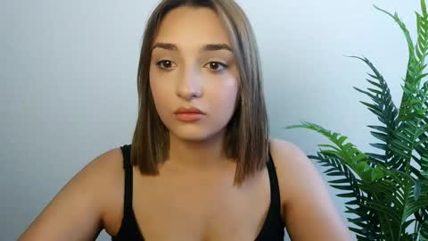 Snapshot of veryveryshygirl chatting on 05/07/26, 11:15 Ana online show from 05/07/26, 11:15