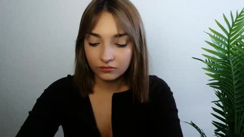 Snapshot of veryveryshygirl chatting on 05/13/26, 01:30 Ana online show from 05/13/26, 01:30