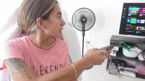 Snapshot of vexira_23 chatting on 04/02/26, 09:01 Sofa online show from 04/02/26, 09:01