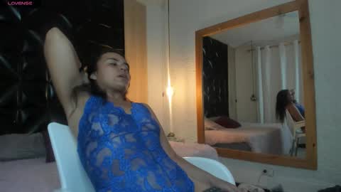 Snapshot of veyra_sereny chatting on 02/13/26, 08:27 Vanesaa online show from 02/13/26, 08:27