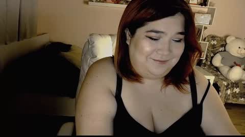 Snapshot of vi__vixen chatting on 02/01/25, 02:05 Vi Vixen online show from 02/01/25, 02:05