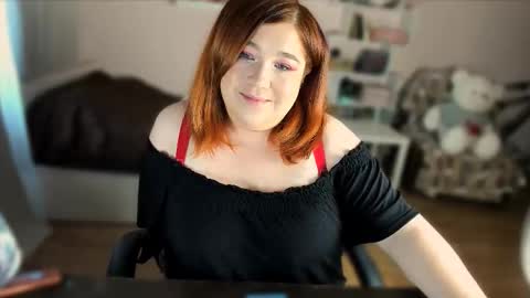 Snapshot of vi__vixen chatting on 09/24/25, 12:19 Vi Vixen online show from 09/24/25, 12:19