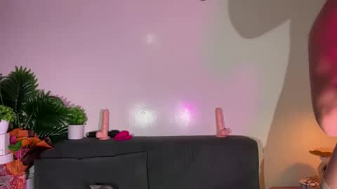 via_olala online show from 11/19/25, 06:41