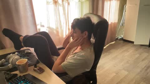 vialeras online show from 10/14/25, 05:30