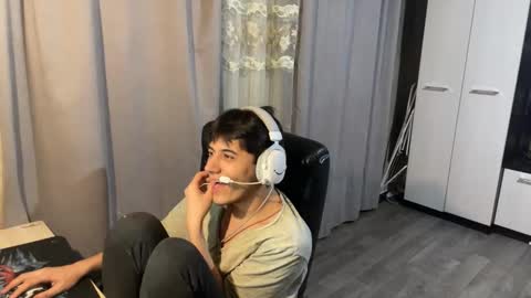 vialeras online show from 10/16/25, 07:48