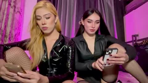 Snapshot of vialova chatting on 07/14/26, 10:21 vialova online show from 07/14/26, 10:21