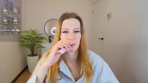 Snapshot of viamltdreamer chatting on 10/07/25, 02:31 viamltdreamer online show from 10/07/25, 02:31